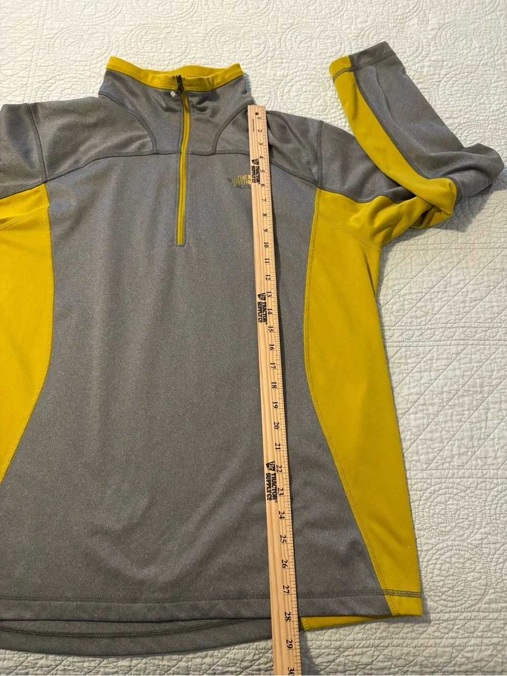 North Face 1/4 zip pullover. Size XL.
